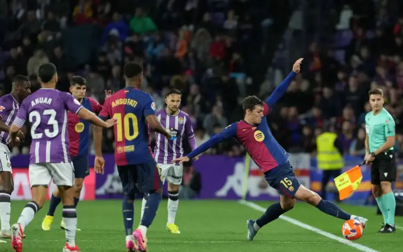 برشلونة يحرم الدوري السعودي من صفقة دفاعية